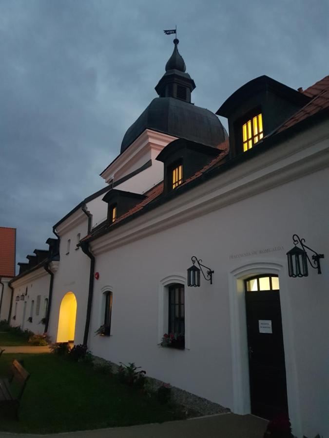 Pokamedulski Klasztor W Wigrach Вигры Экстерьер фото